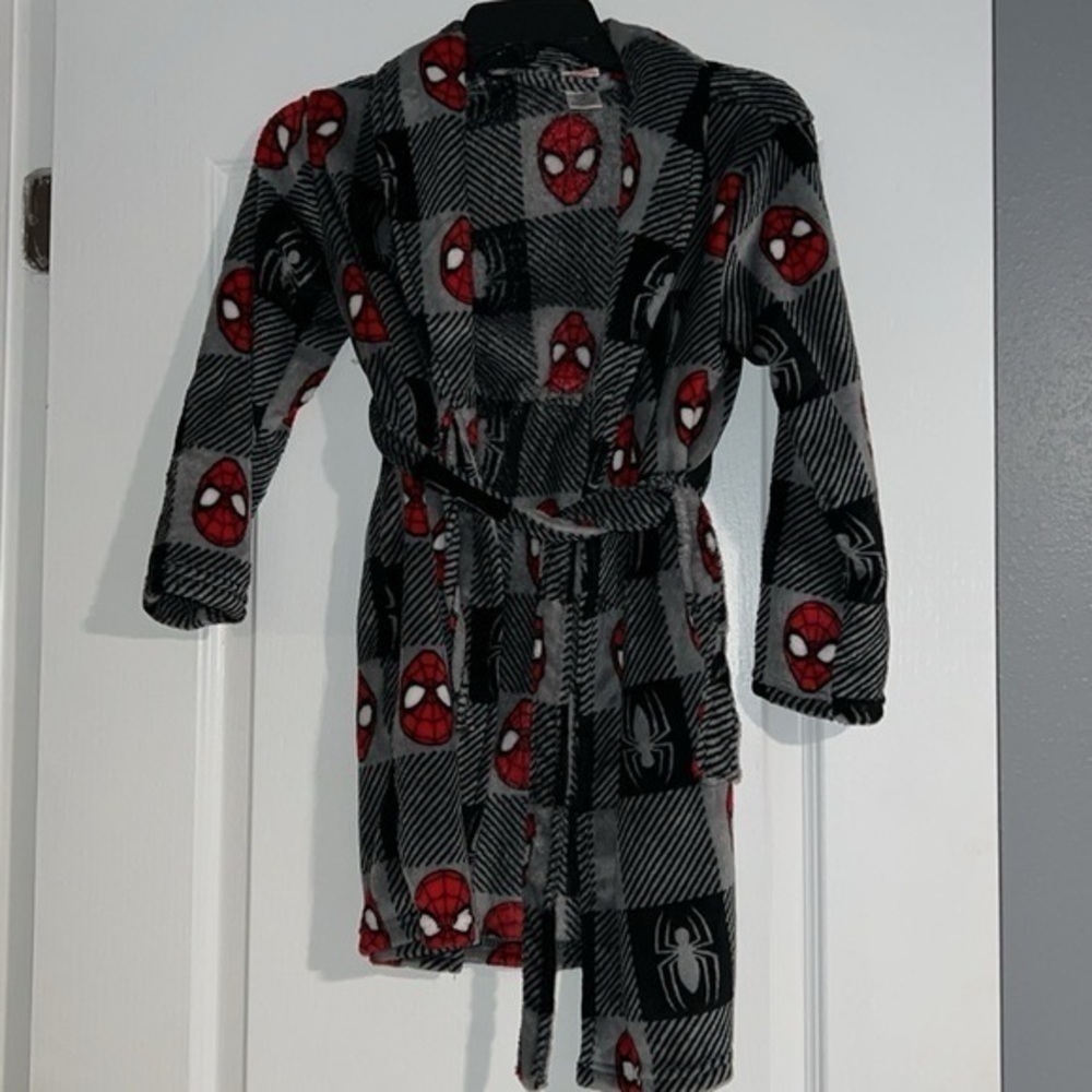 Spiderman Kids unisex bath robe size small in red grey & black fuzzy pajamas - Picture 10 of 11
